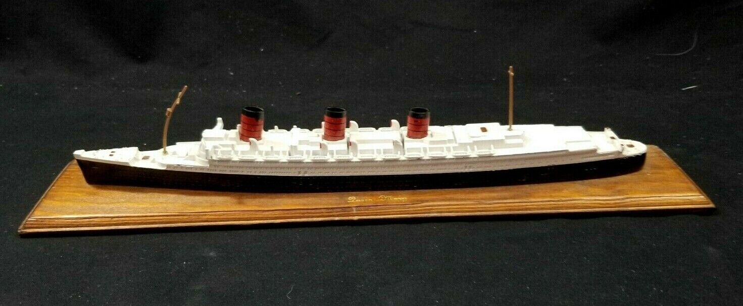 Vtg Metal Souvenir QUEEN MARY DIECAST Wood Base 1/1250 SCALE Painted Toy 