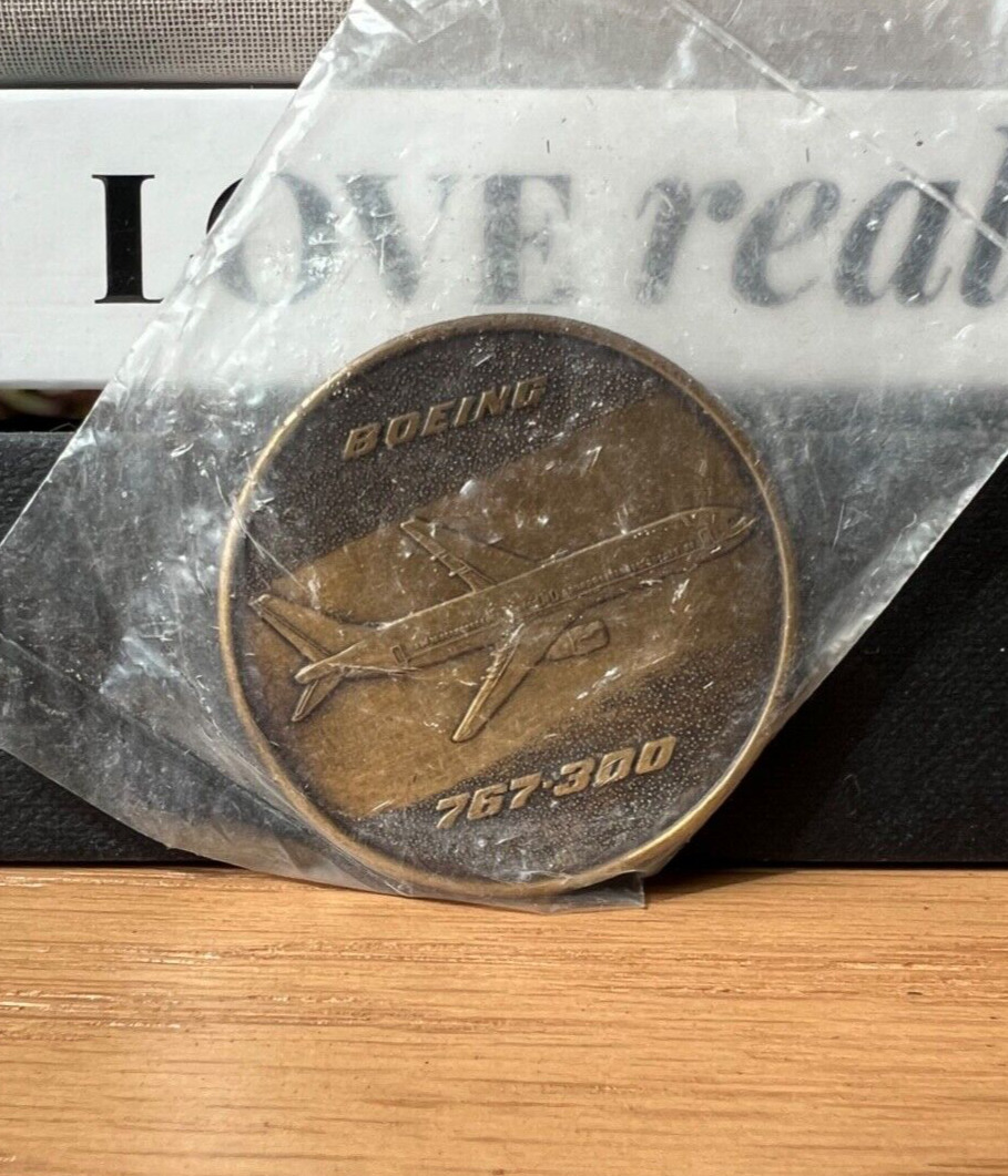 Boeing Employees Bronze Coin Medal Commemorate Rollout 767-300 Jan 14 1986