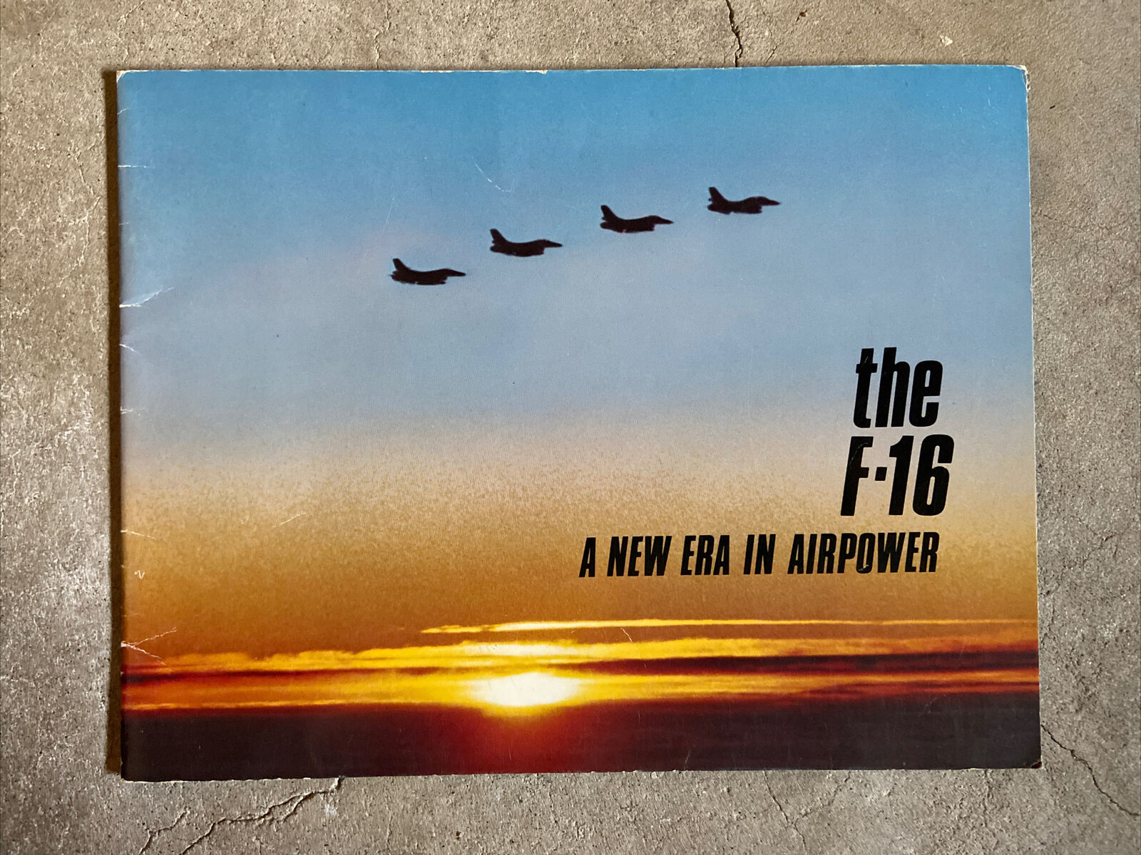 Vintage “The F-16: A New Era In Airpower Pamphlet (General Dynamics, 1983) USAF