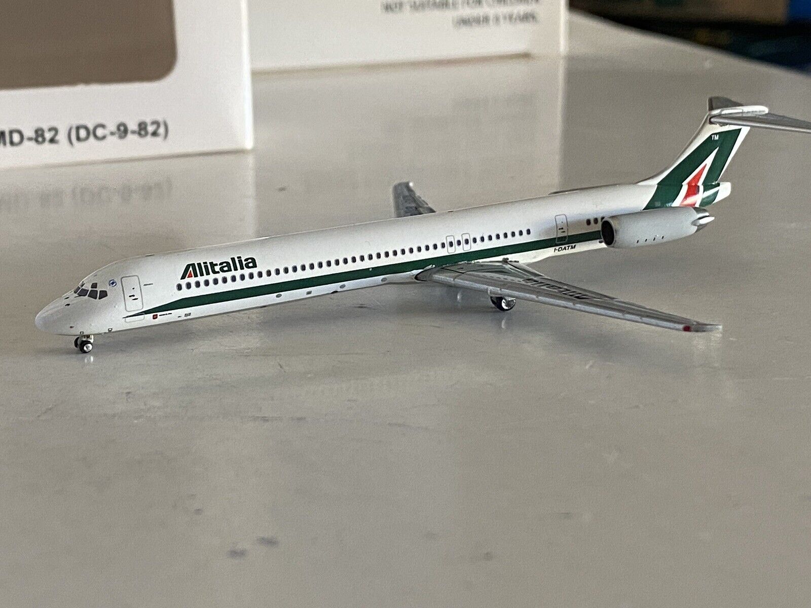Jet-X Alitalia McDonnell Douglas MD-82 1:400 I-DATM JX587