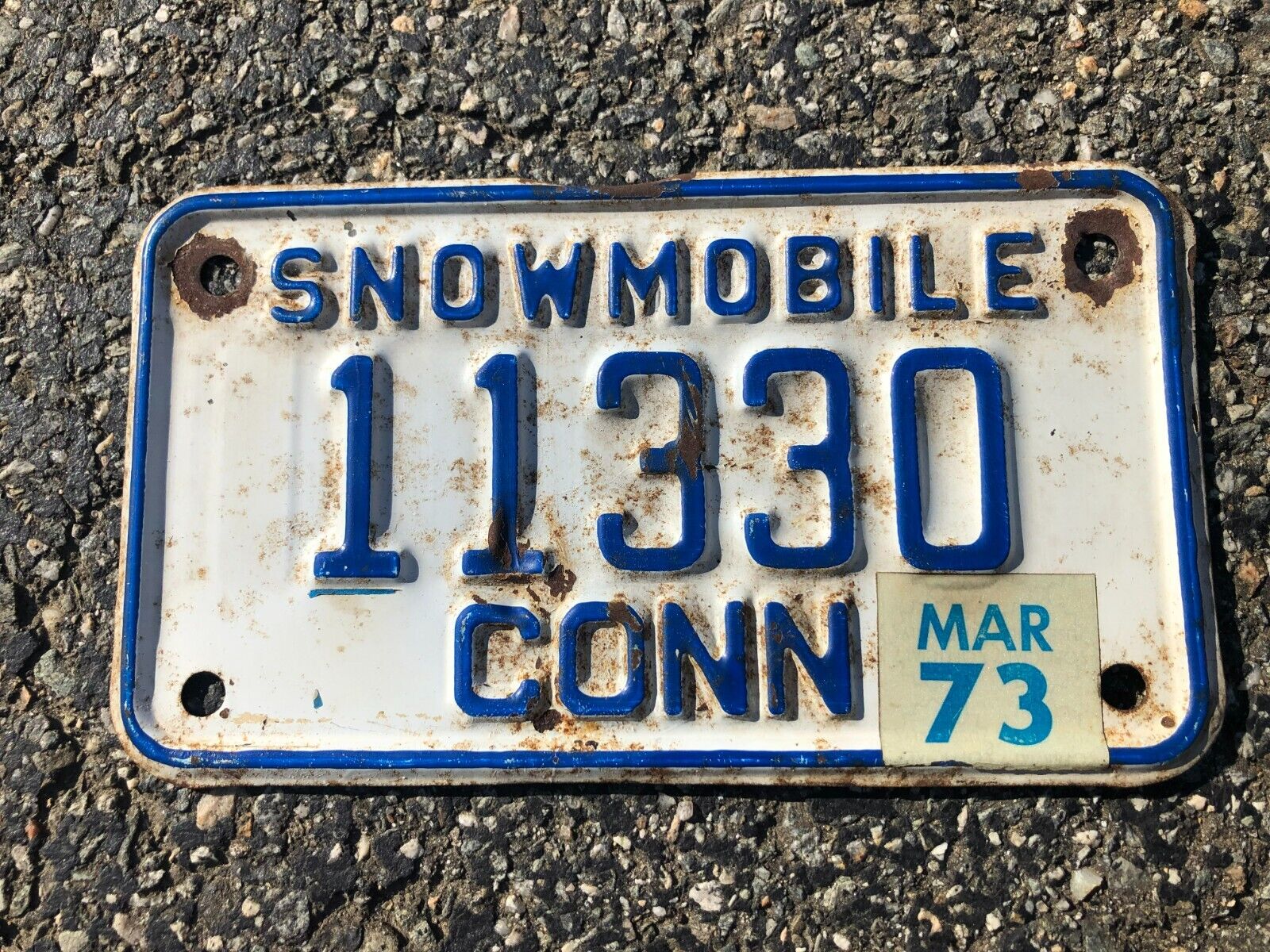 11330 Snowmobile CONNECTICUT CT 1973 LICENSE PLATE 50 Years Old Collect Display