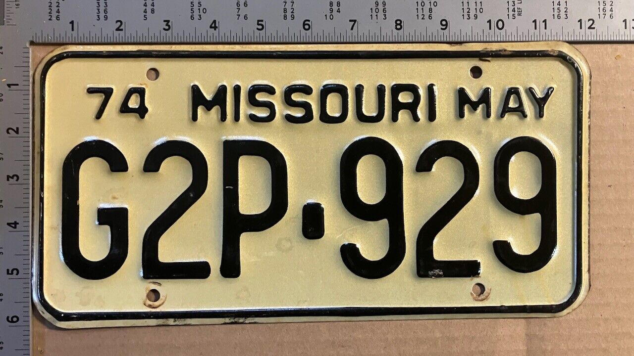 May 1974 Missouri license plate G2P 929 YOM DMV clear Ford Chevy Dodge 2450