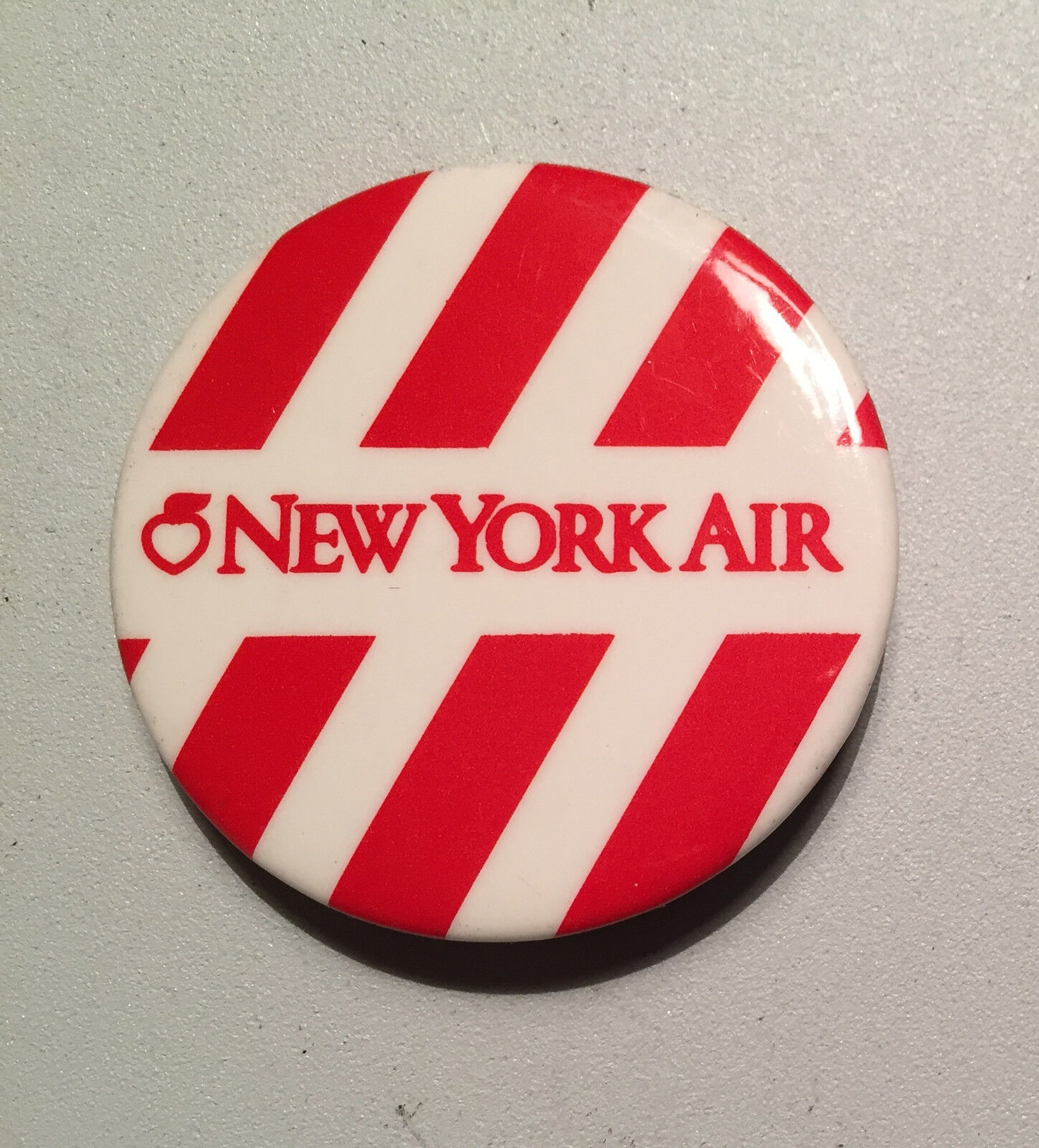 New York Air Airlines Unaccompanied Minor Child UM Pinback Button Apple Air