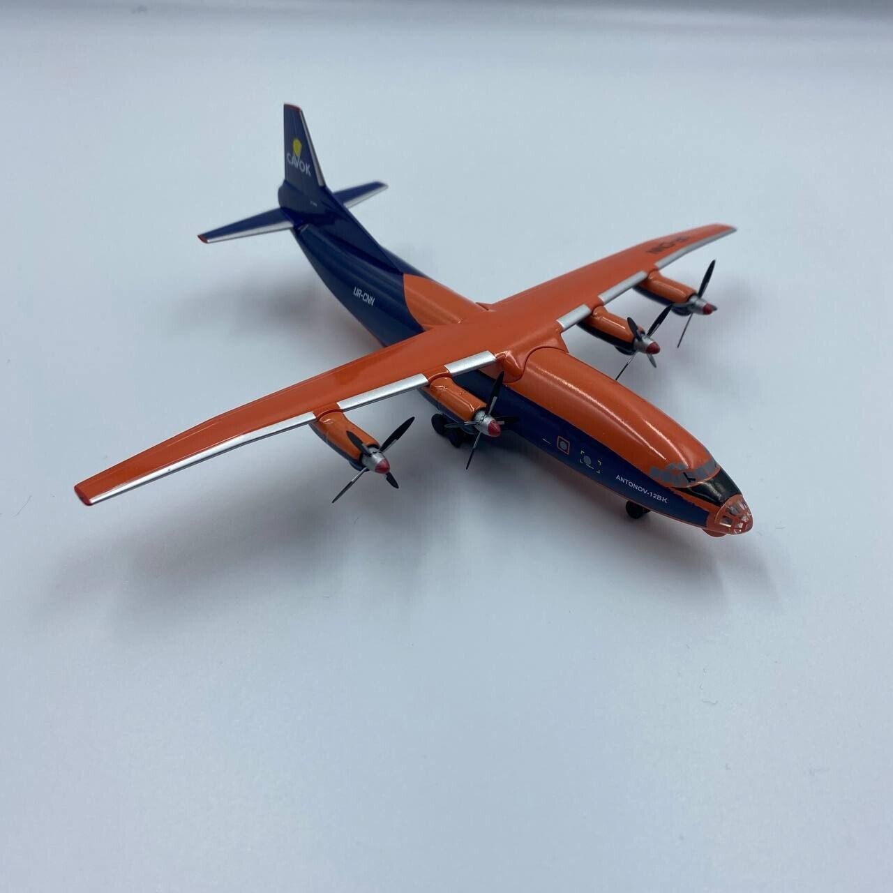 Aircraft model Antonov AN-12 Cavok UR-CNN black/orange 1:200