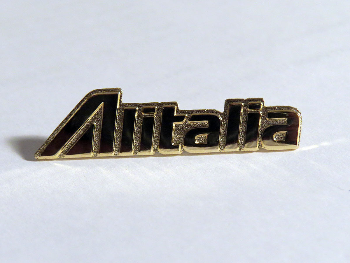 Pin ALITALIA logo Pin for Pilots Crew gold metal pin Italian Airline