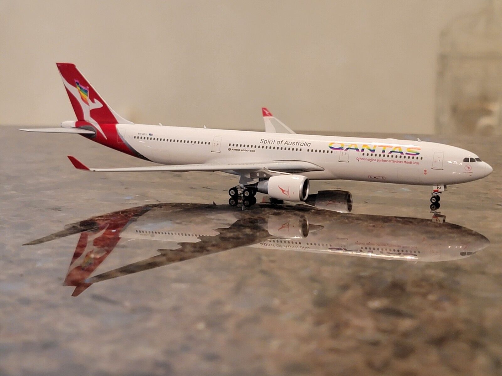 Phoenix 1:400 Qantas Airbus A330-200 VH-QPJ Pride Livery