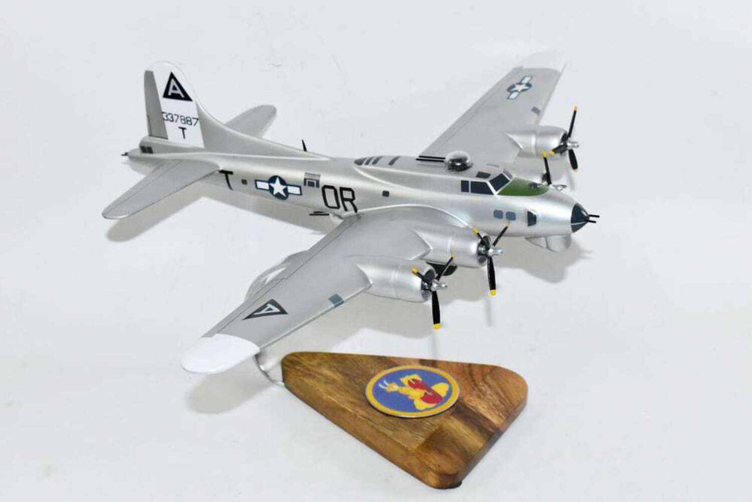 323d Bomb Squadron ‘Ole Battle Axe’ B-17G Model, Mahogany, WWII, 1/69th Scale