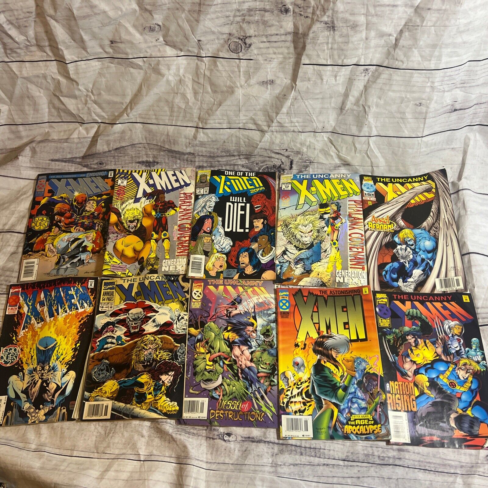LOT OF 10 X-Men Random Comic books - No Duplicates. Includes The Uncanny Xmen
