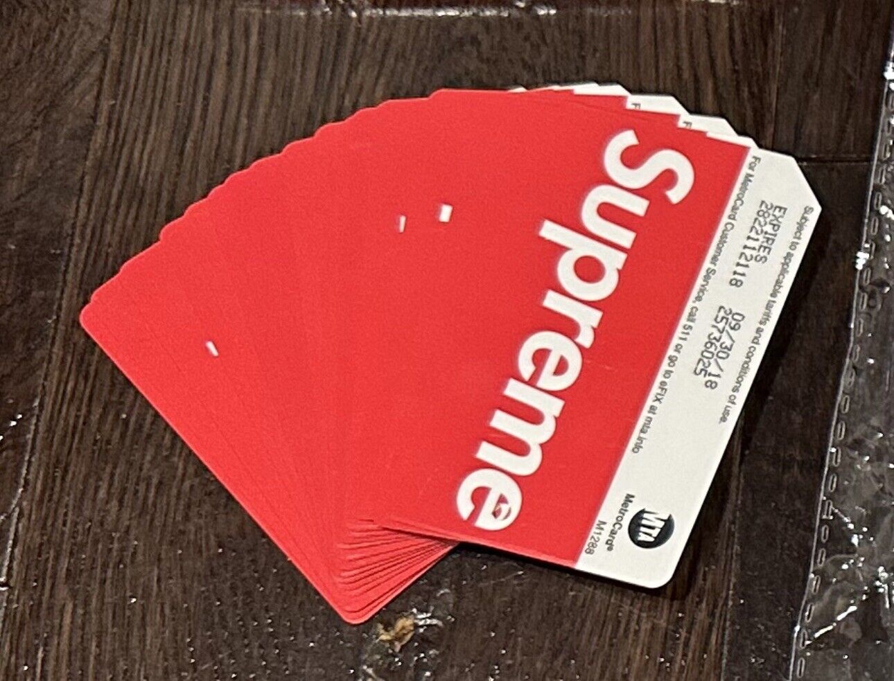 Supreme Metro Card NYC Subway MTA Train Pass New York City Metrocard SS17