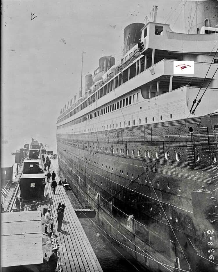 THE MIGHTY RMS OLYMPIC, AN INCREDIBLE REPRINT IMAGE-- STUNNING