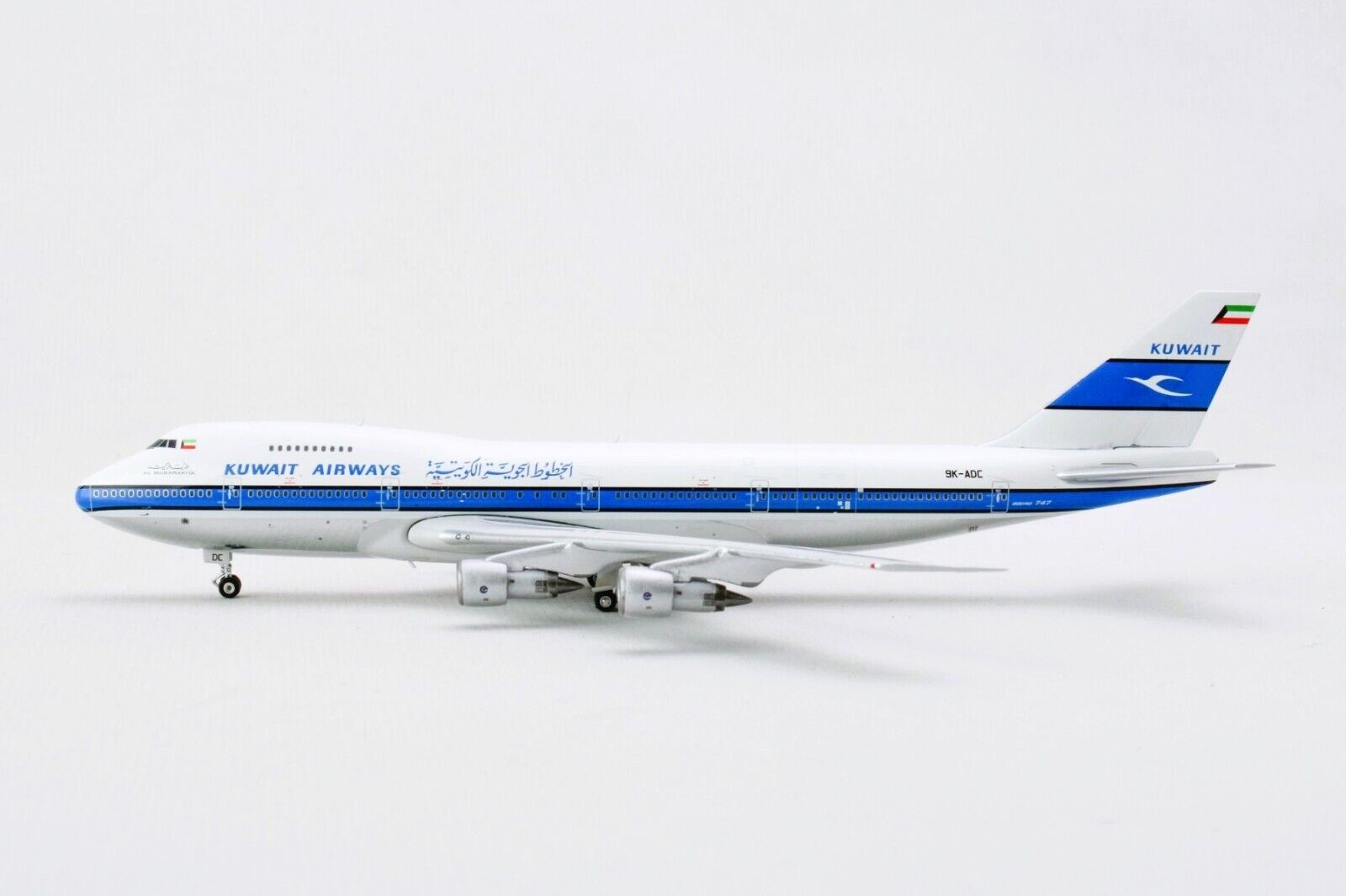 Phoenix 11839 Kuwait Airways Boeing 747-200 9K-ADC Diecast 1/400 Model Airplane