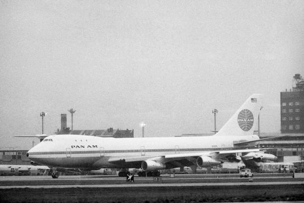 Pan American Airways Massive New Boeing 747 Jumbo Jet Comes In- 1970 Old Photo 1