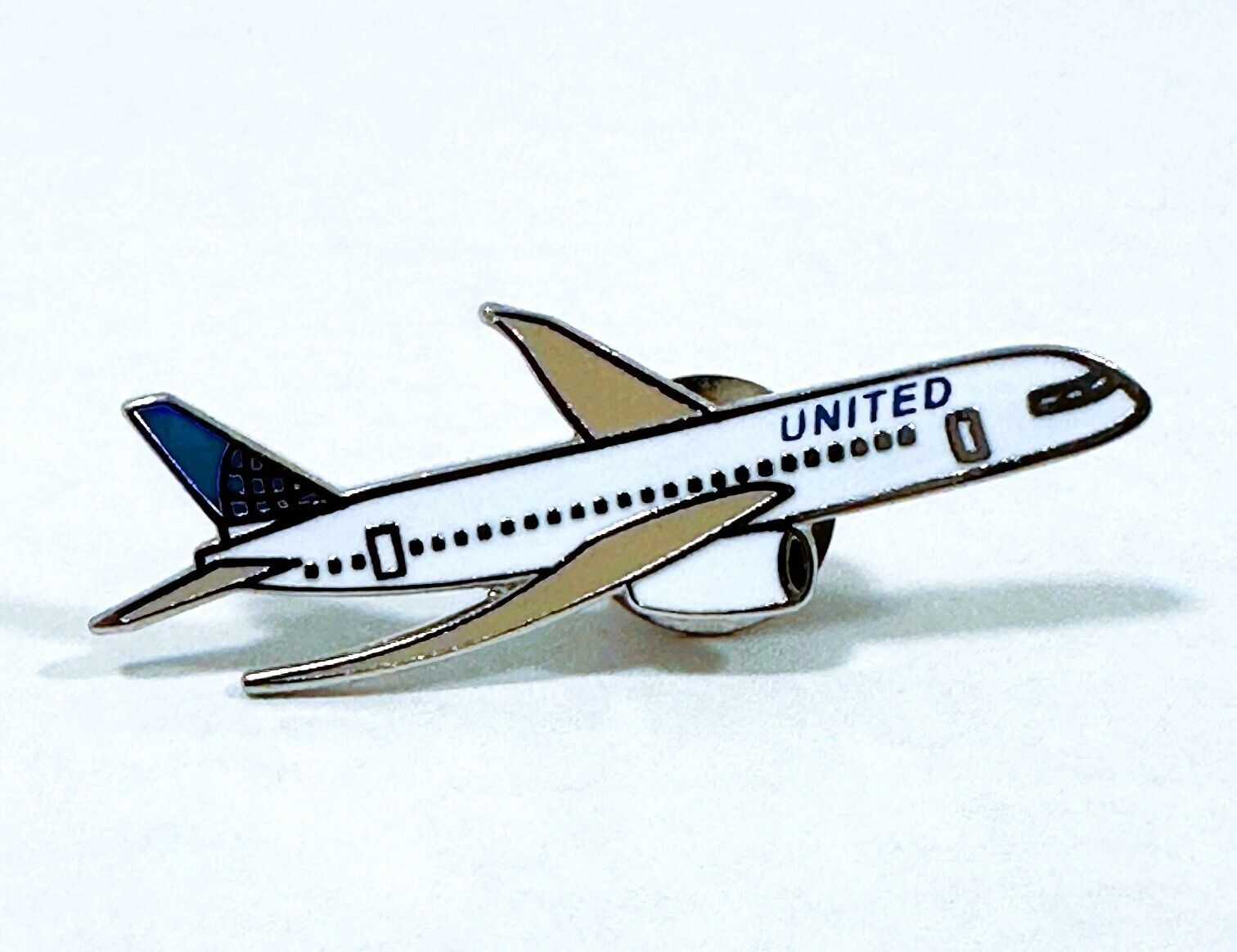 United Continental Airlines Boeing 787-800 Airplane Logo Tack Lapel Pin Pilot