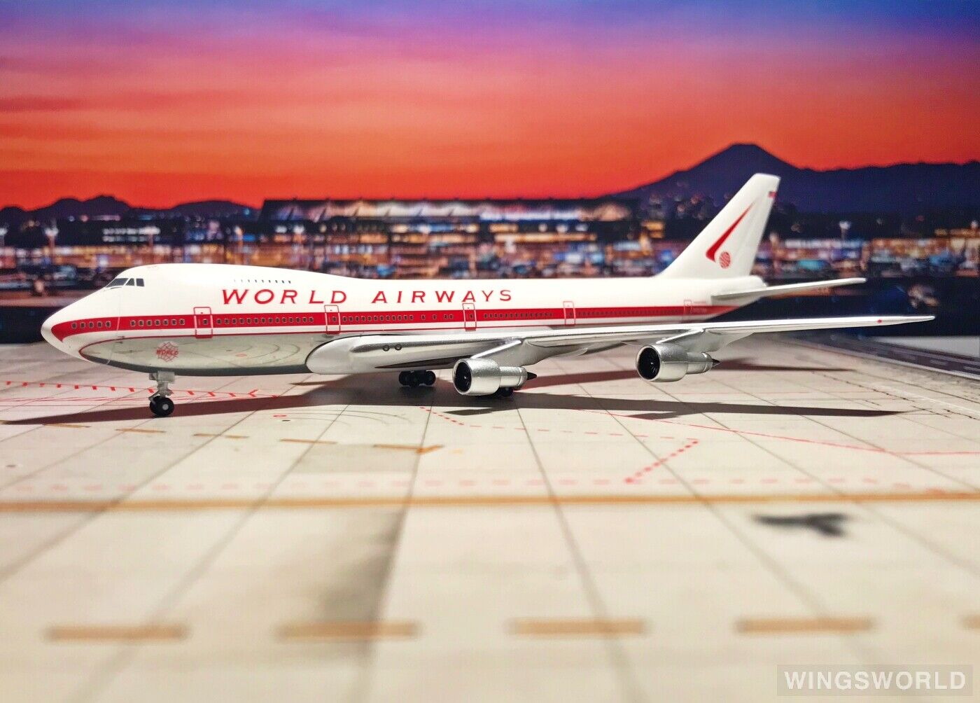 Aeroclassics ACN747WA World Airways Boeing 747-200 N747WA Diecast 1/400 Model