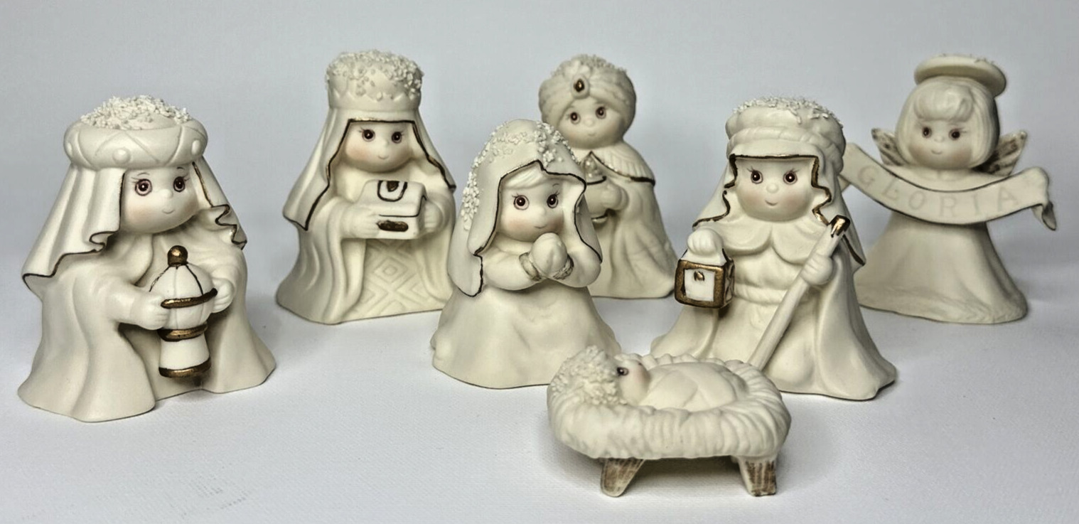 Vintage 1980's Sears 7 Piece Porcelain Nativity Set Retro Christmas Decor