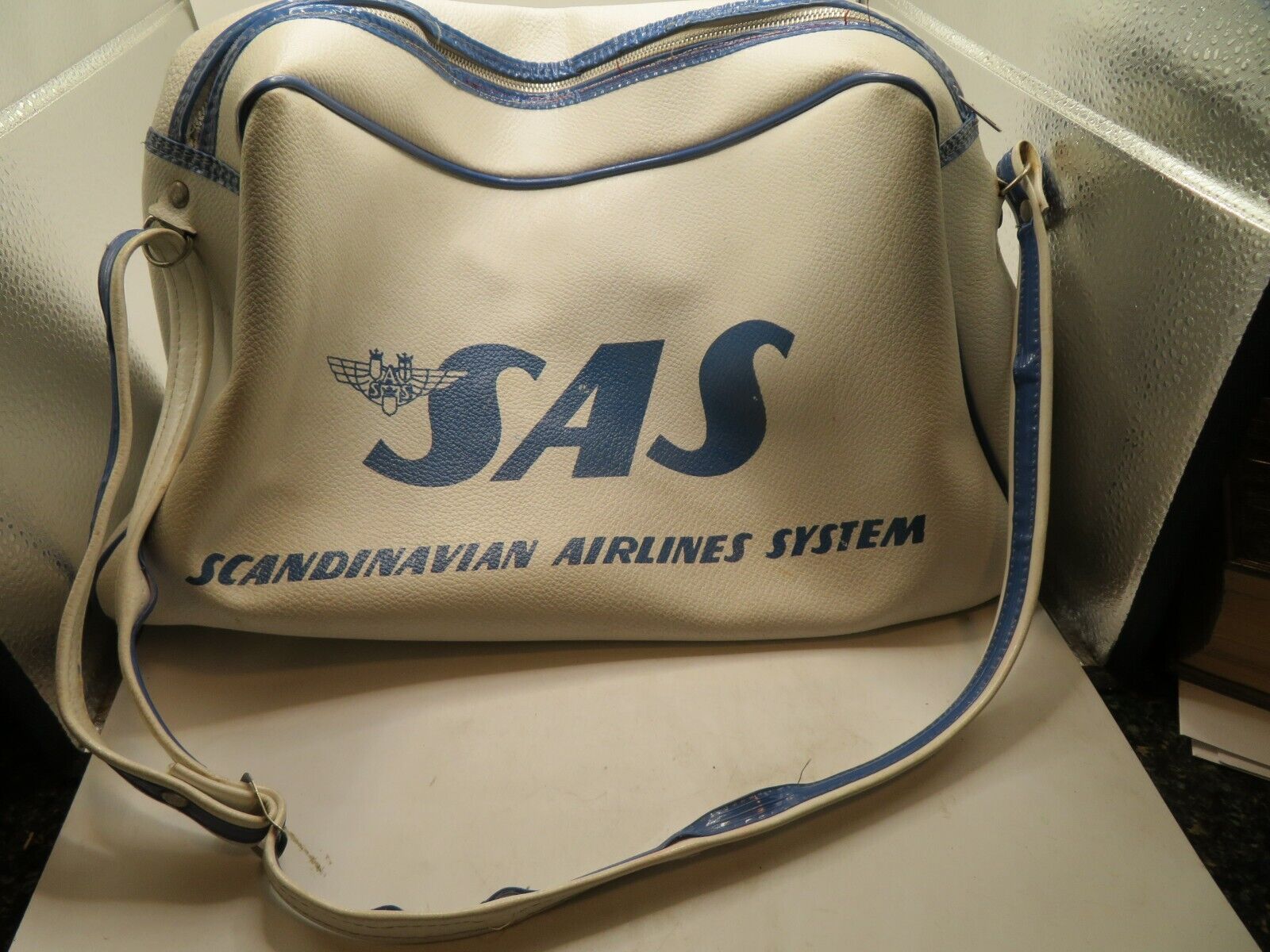 Vintage SAS Scandinavian Airlines Flight Carry-On Shoulder Bag Vinyl  WHITE 15X7