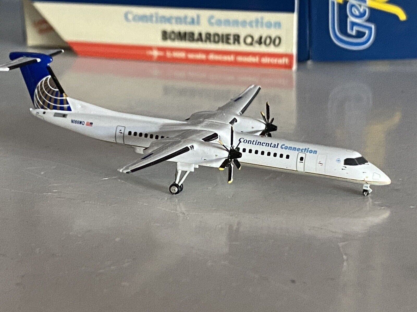 Gemini Jets Continental Connection Bombardier DHC-8Q-400 1:400 N188WQ GJCOA863