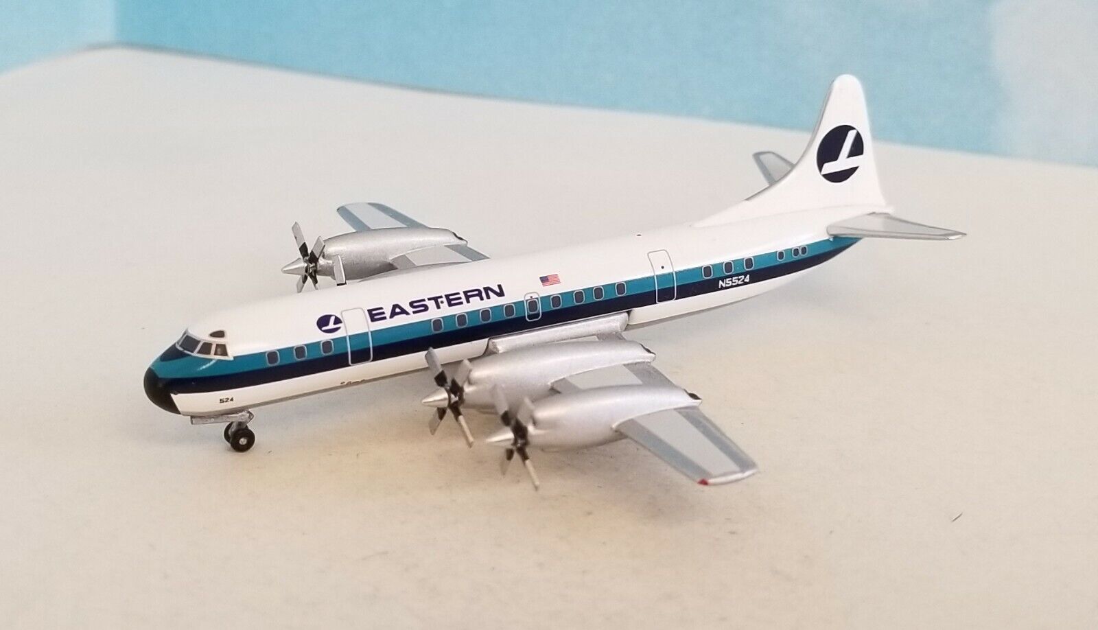 AeroClassics * VERY RARE * 1:400 Scale EASTERN AIRLINES  L-188 ELECTRA (exp c/s)