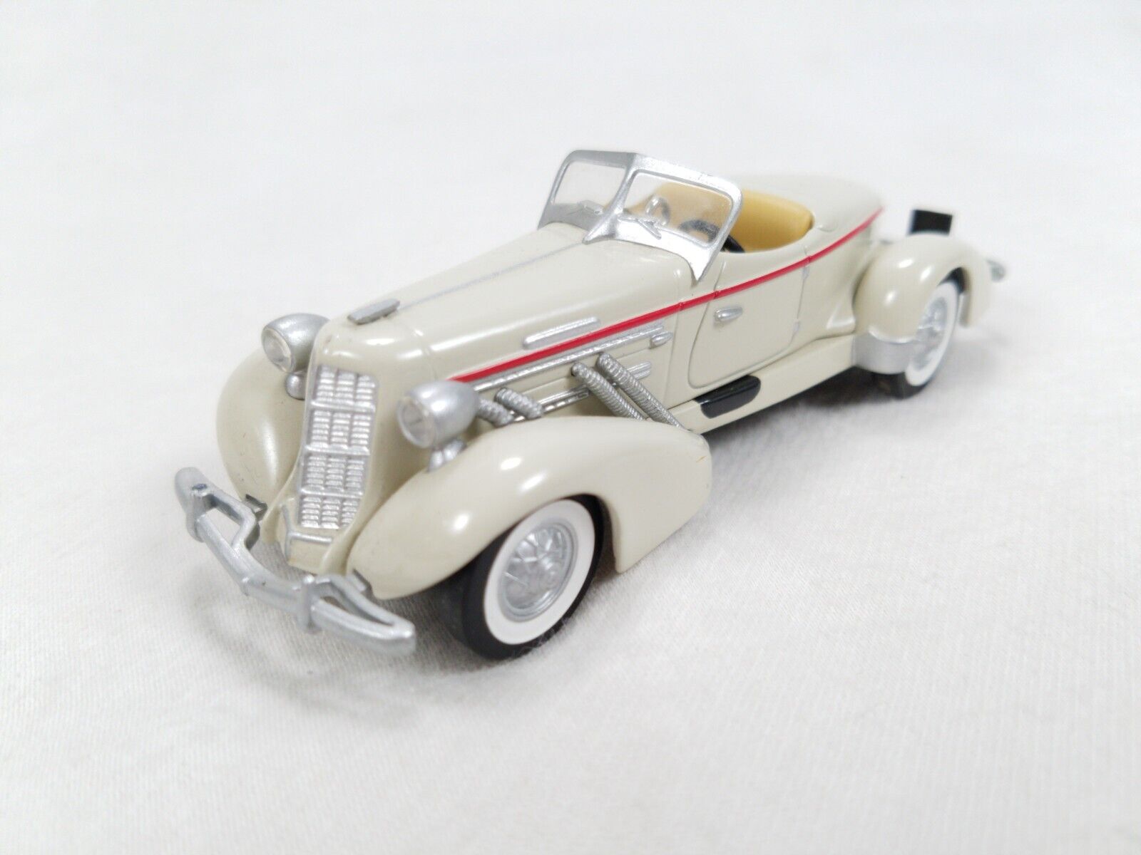 2000 1935 Auburn Speedster Hallmark Ornament Vintage Roadsters