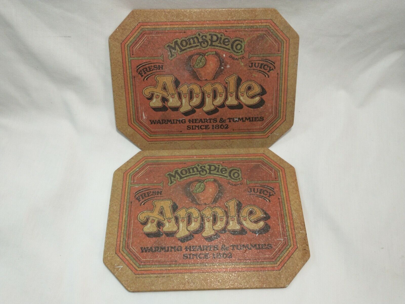 2 Vintage 1978 Pentron Hot Pads Pose Plate Chaud Moms Pie Co Apple Berry Trivets