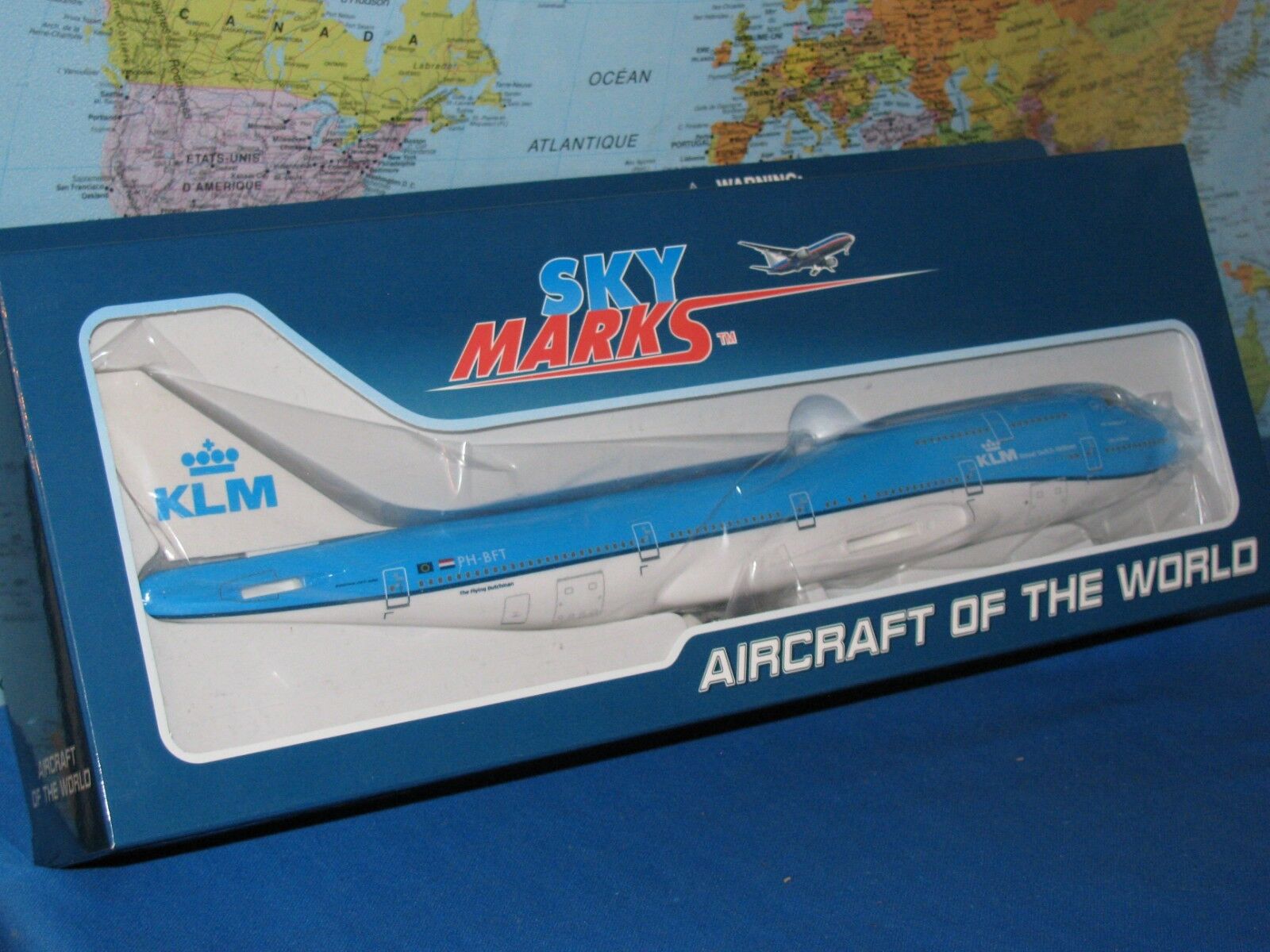 1/200 SKYMARKS KLM ROYAL DUTCH AIRLINES BOEING B747-400 W/GEAR AIRCRAFT MODEL 