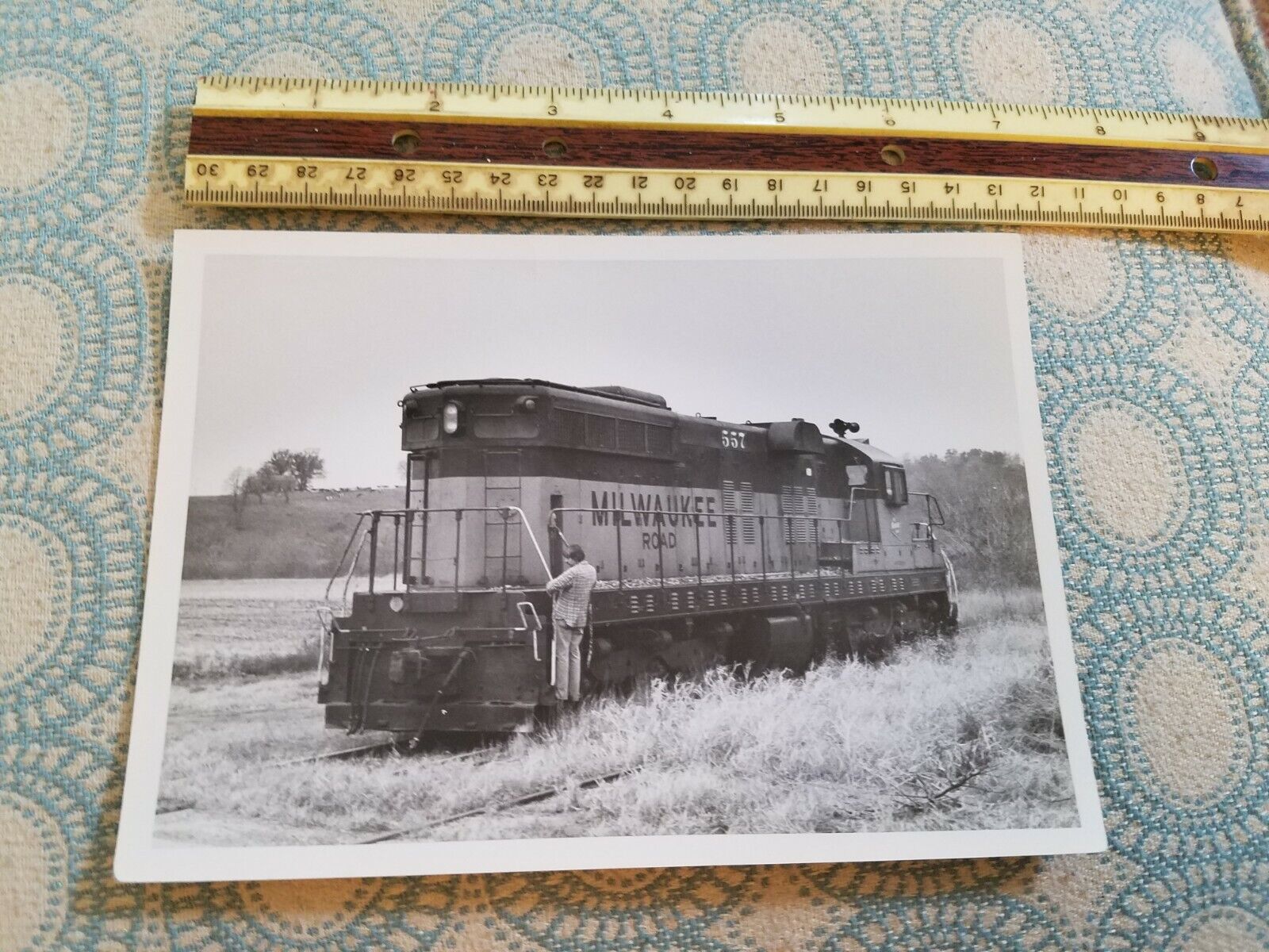 AAKZ VTG 7X5 B&W Railroad Train Locomotive Engine 557 MILW ROAD