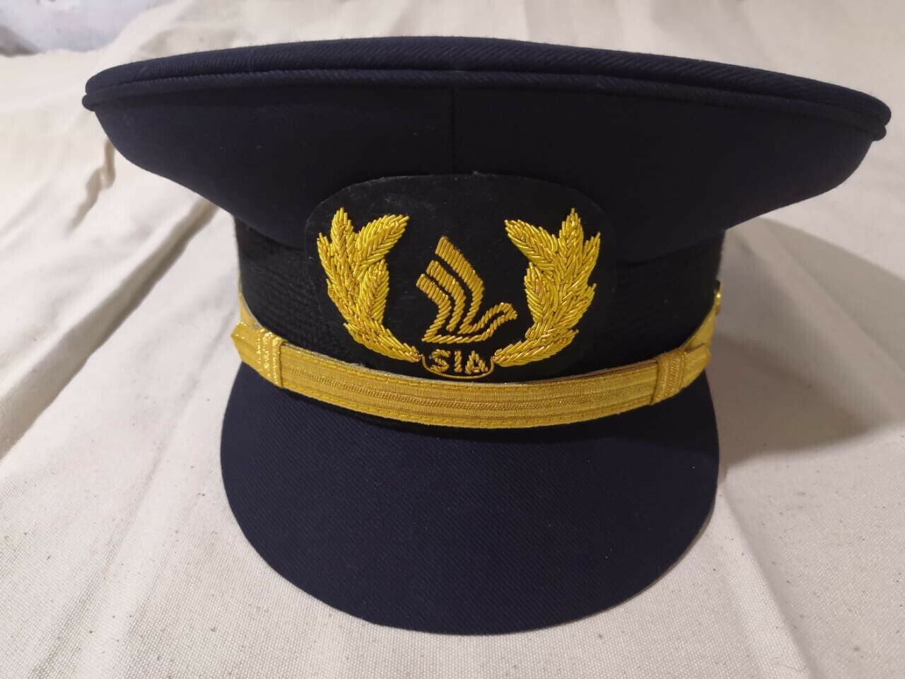 Singapore airlines hat