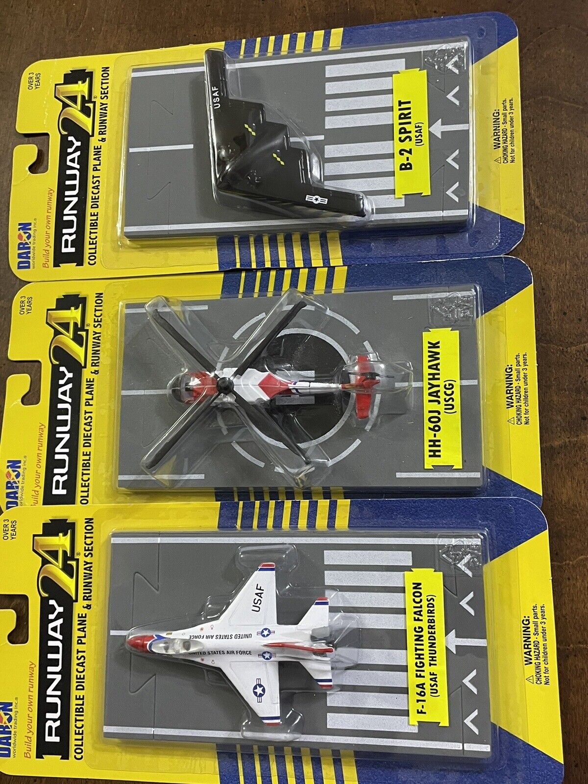 Runway 24 Collectible Die Cast Plane Toys Sell As A Set Of Three