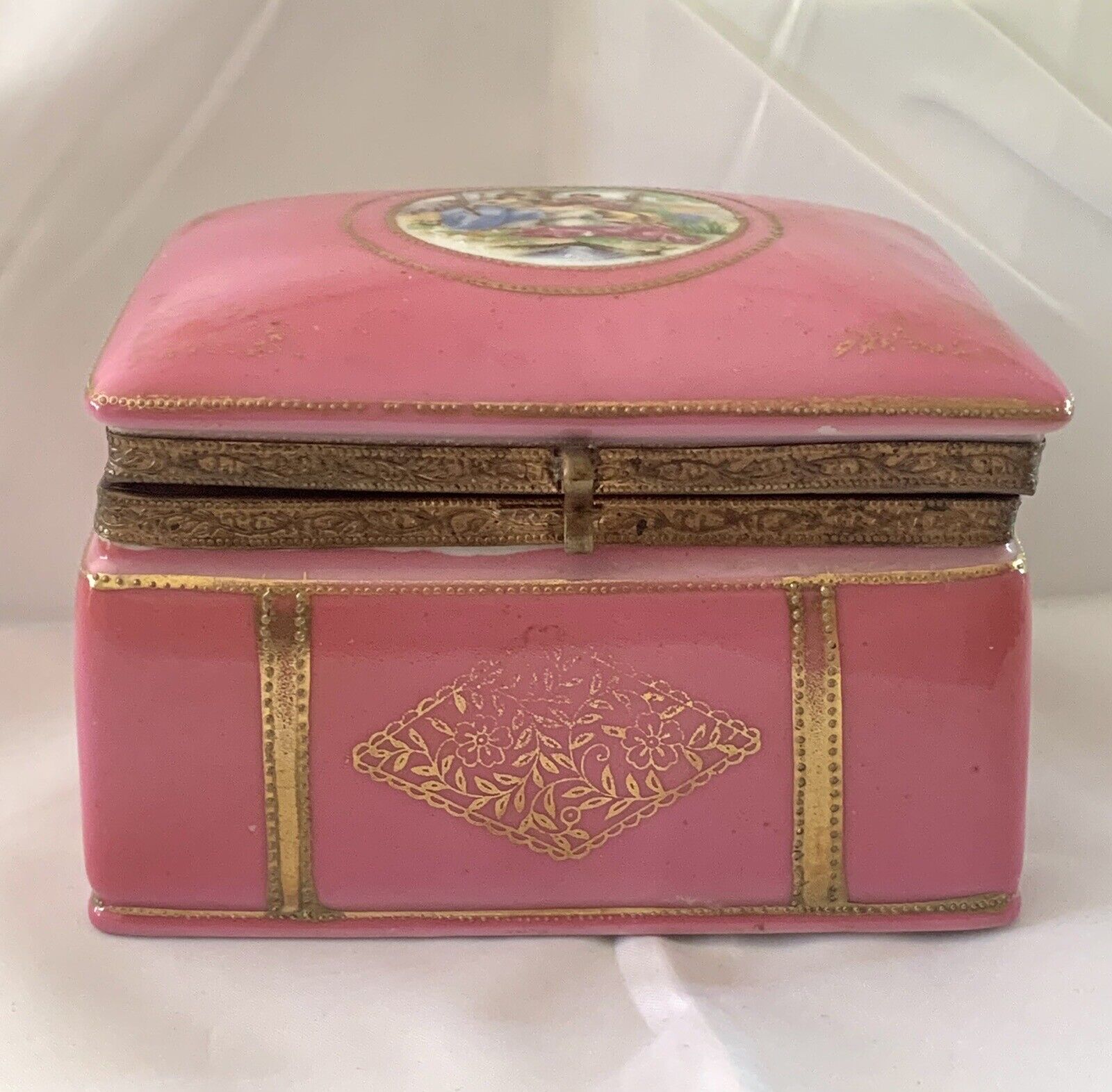 VINTAGE PINK PORCELAIN HINGED DRESSER JEWELRY BOX CASKET GILT METAL FRAME 4”x3”
