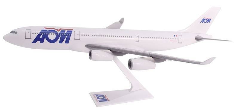Flight Miniatures AOM Airlines Airbus A340-200 Desk Display 1/200 Model Airplane