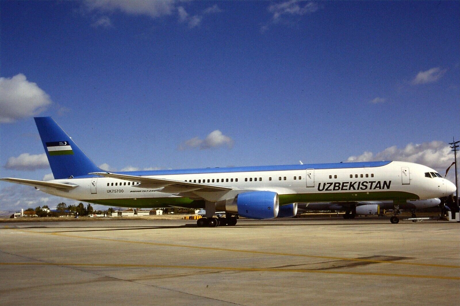 Original 35mm Colour Slide of Uzbekistan Government Boeing 757-23P UK-75700