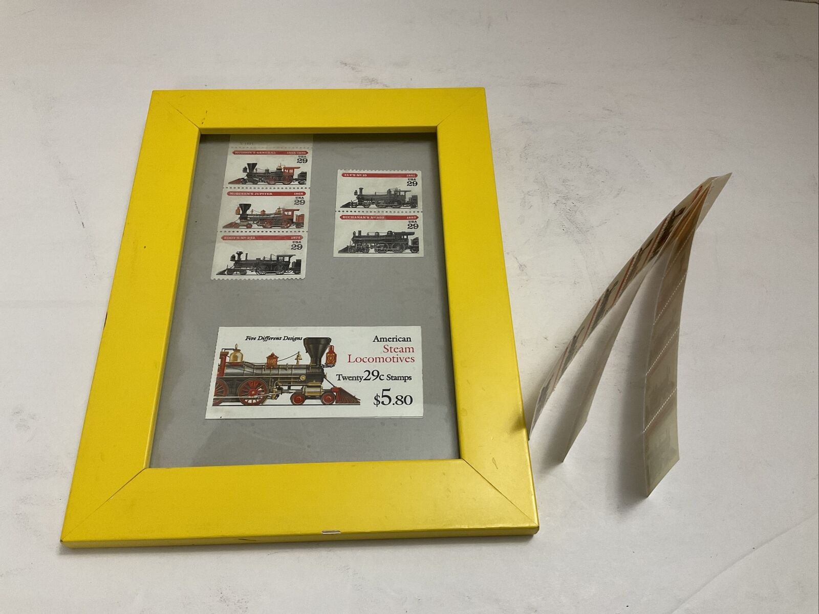 AMERICAN STEAM LOCOMOTIVES - 4 SETs OF 5 U.S. TRAIN STAMPS 1 FRAMED YELLOW