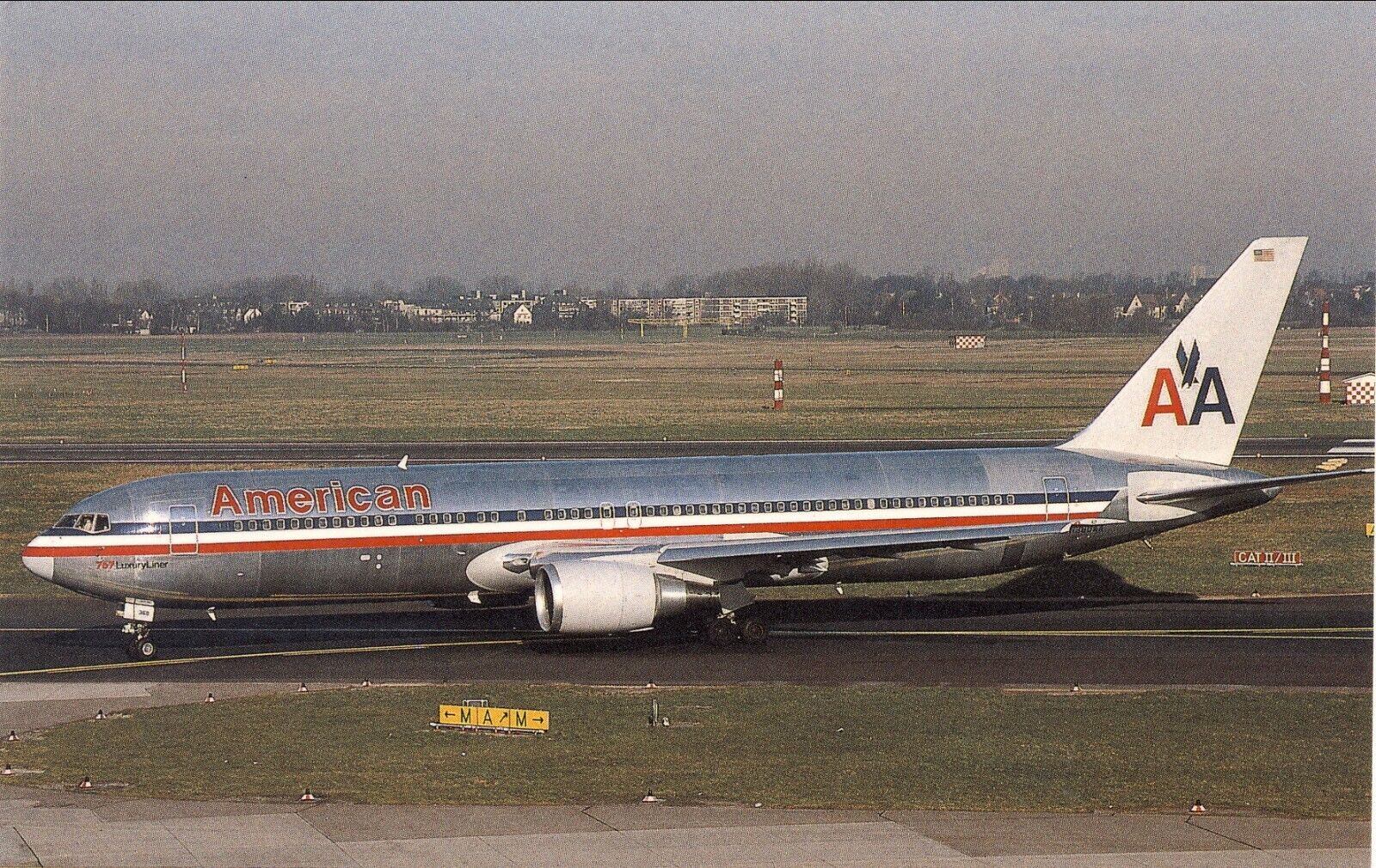 AMERICAN AIRLINES B-767-300   AIRPORT / AIRPLANE / AIRCRAFT     75