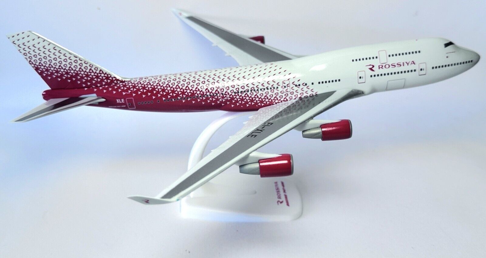 Boeing 747-400 Rossiya Airlines Herpa Snap Fit Collectors Model Scale 1:250