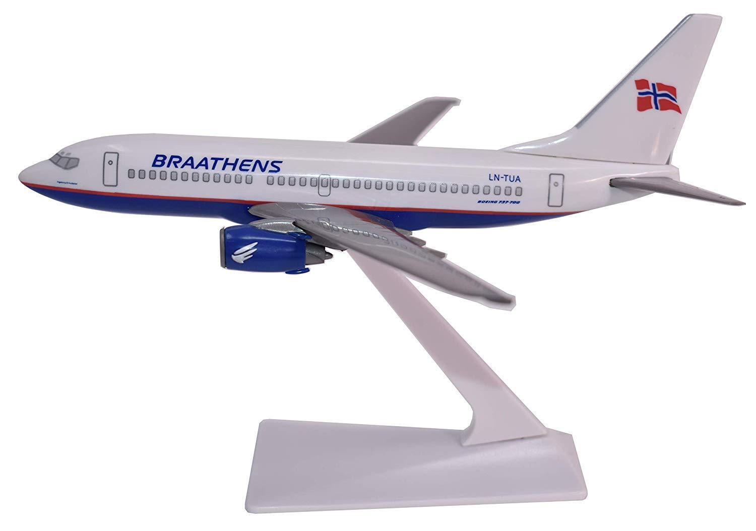 Flight Miniatures Braathens Airline Boeing 737-700 Desk Top 1/200 Model Airplane