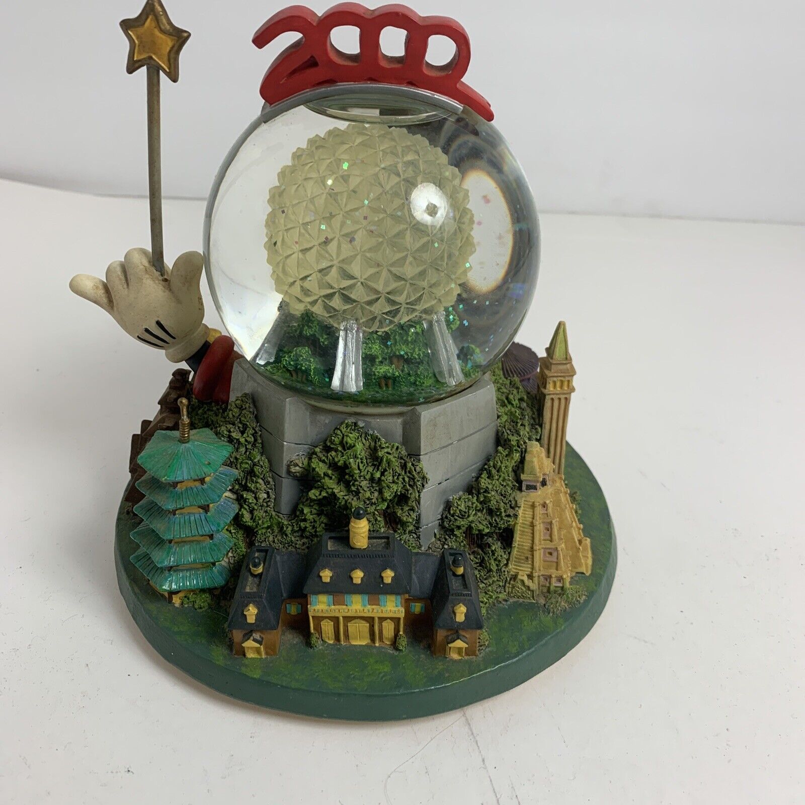 Collectible Epcot 2000 Snow Globe Plays \