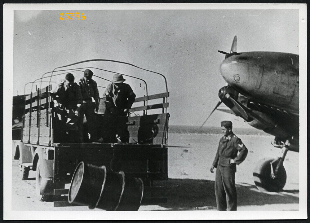 LIBYA Larger size original press Photo, military aircraft refueling Messerschmi