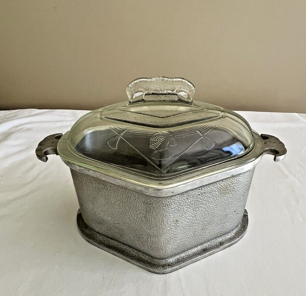 Vintage Guardian Service Cookware Triangle Shape Casserole Dish Pot + Glass Lid