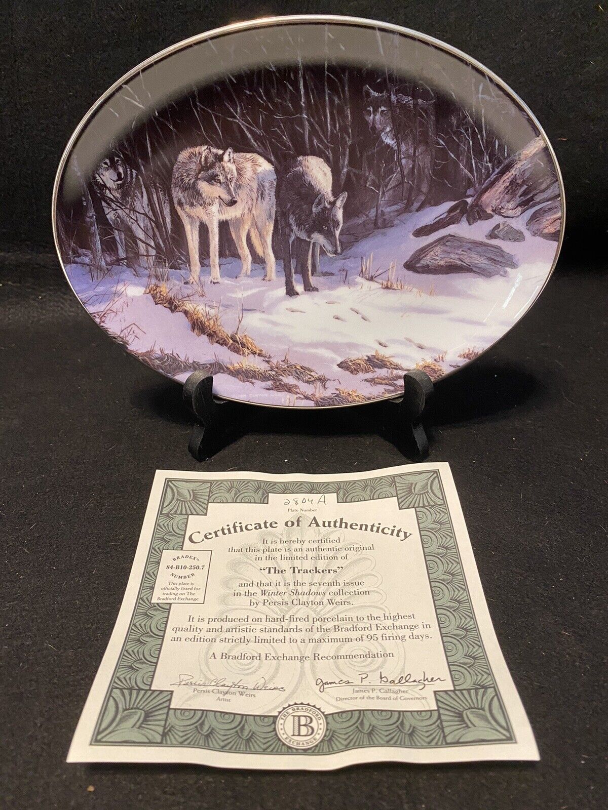 The Trackers Wolf Plate Winter Shadows Bradford Exchange. Lot X175