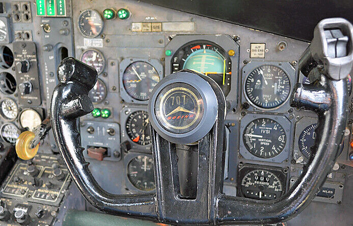 Boeing 707 Cockpit ((8.5\