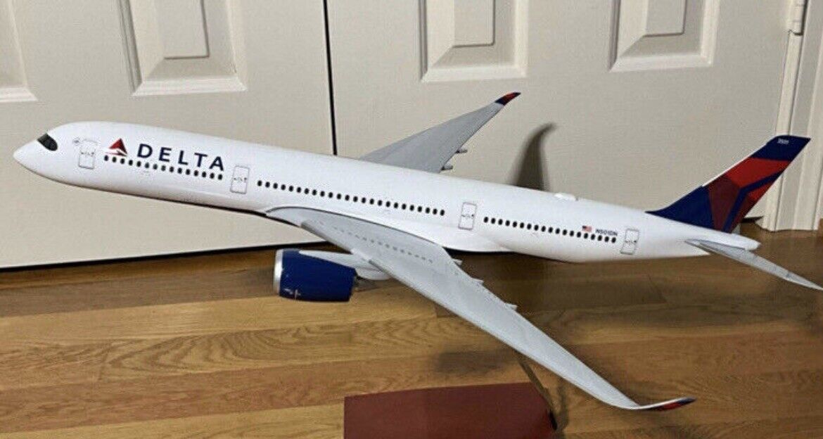 RARE DELTA AIRLINES *NEW* Model  Million Miler Reward Airbus  A350-900 1/100