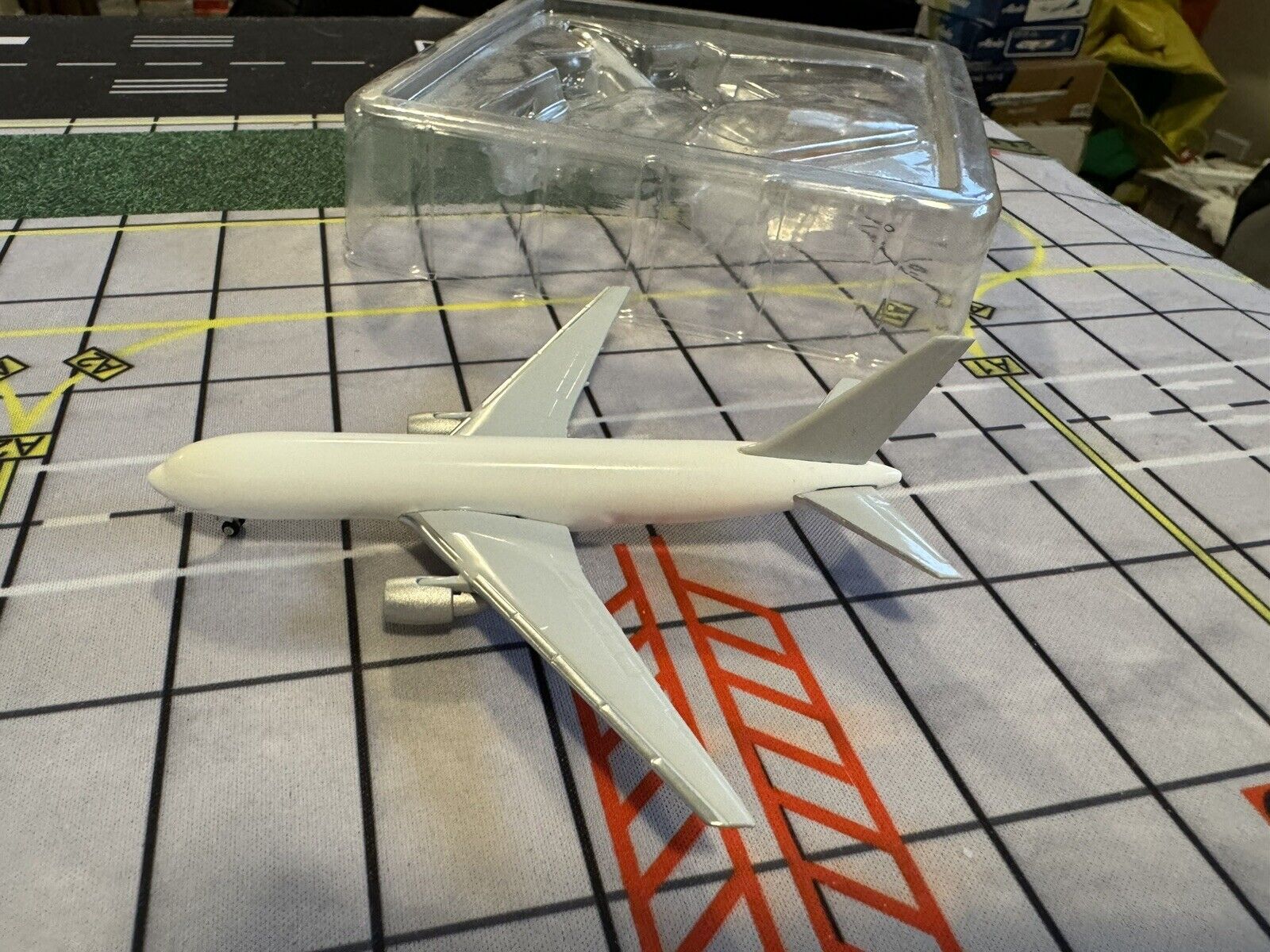 Aeroclassics 1:400 Boeing B767-200ER Airlines Blank White Diecast Custom Model