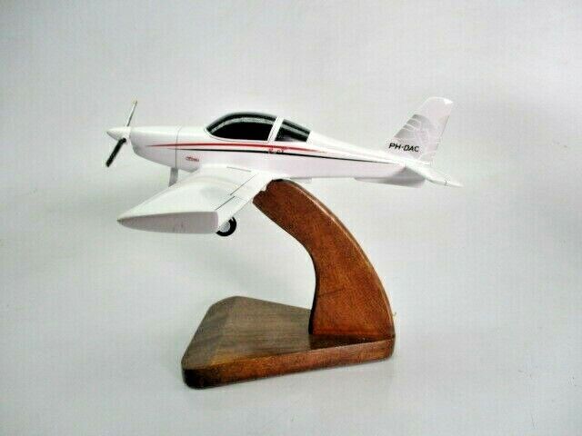 RangeR DAC Amateur-Built Dutch Airplane Wood Model Replica Small 