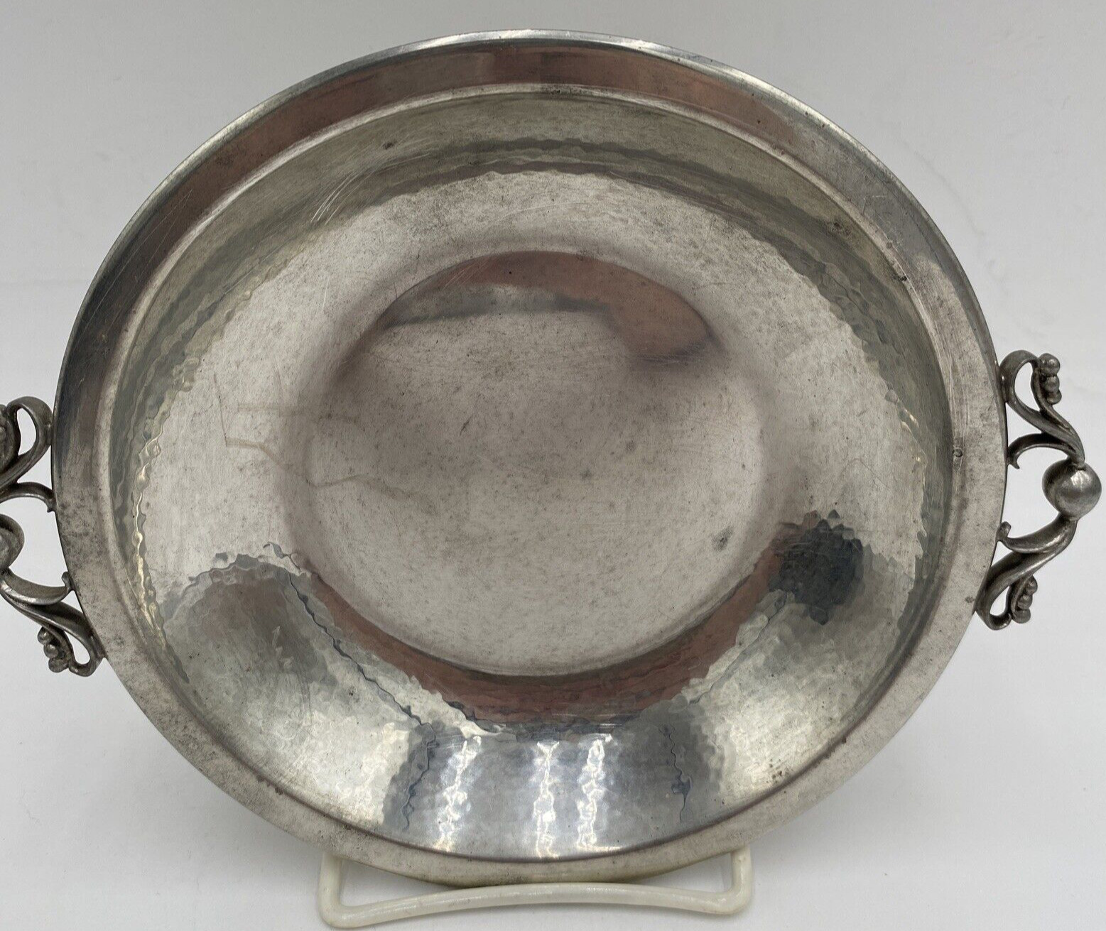 Shirley Williamsburg Virginia Handmade 7” Pewter Bowl w/Decorative Handles Vtg