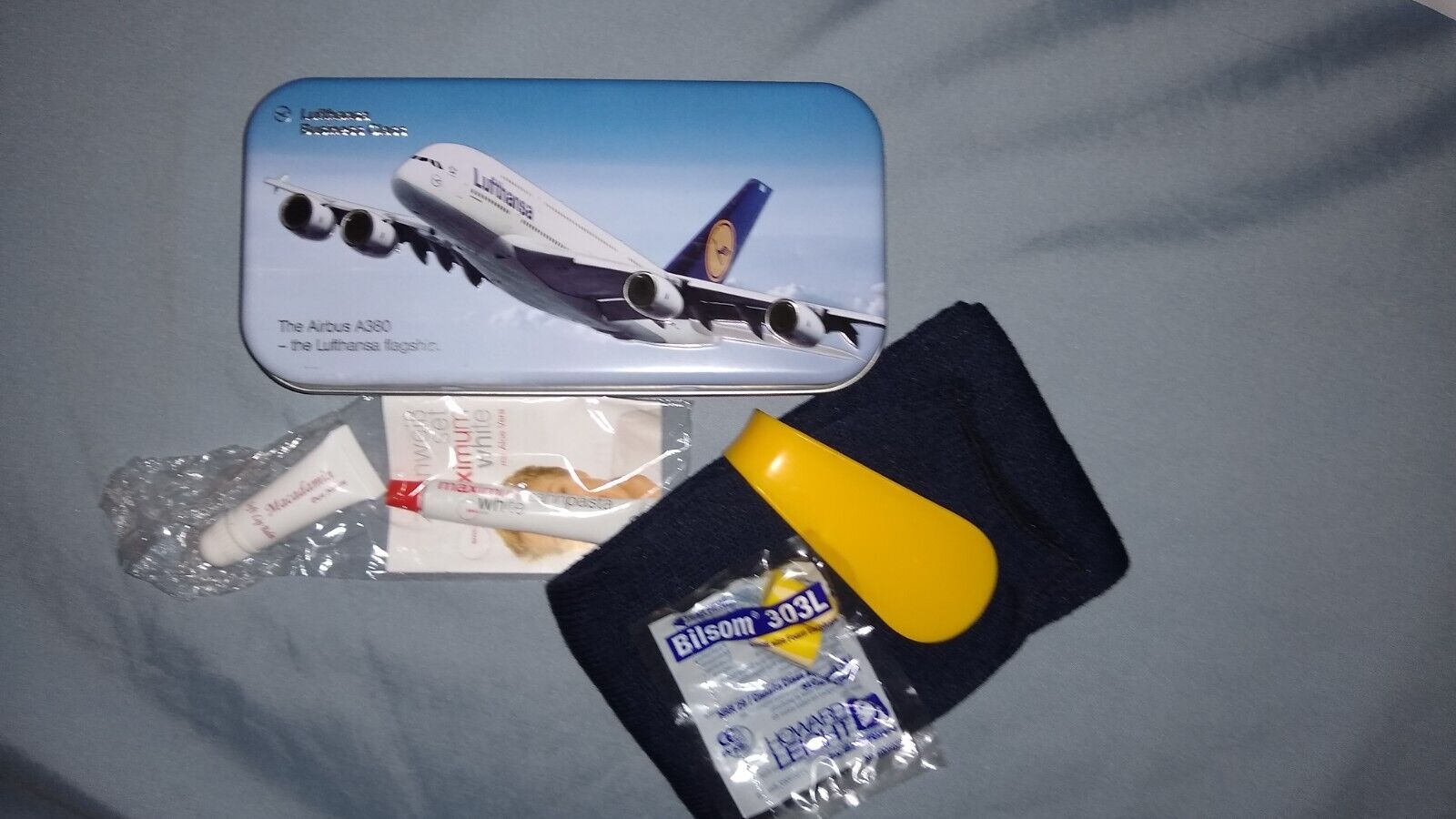 Lufthansa Airlines Airbus A380 Flagship Business Class Collectible Amenities Tin