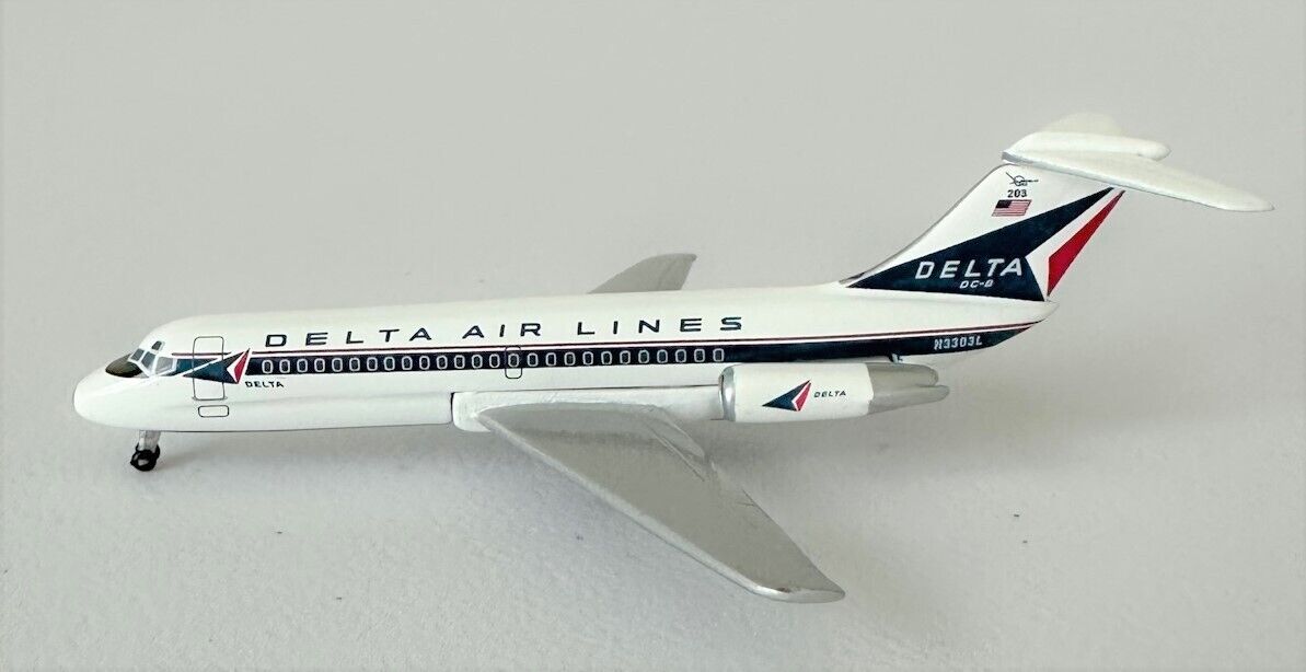 Aeroclassics ACDAL076 Delta Airlines DC-9-14 Widget N3303L Diecast 1/400 Model