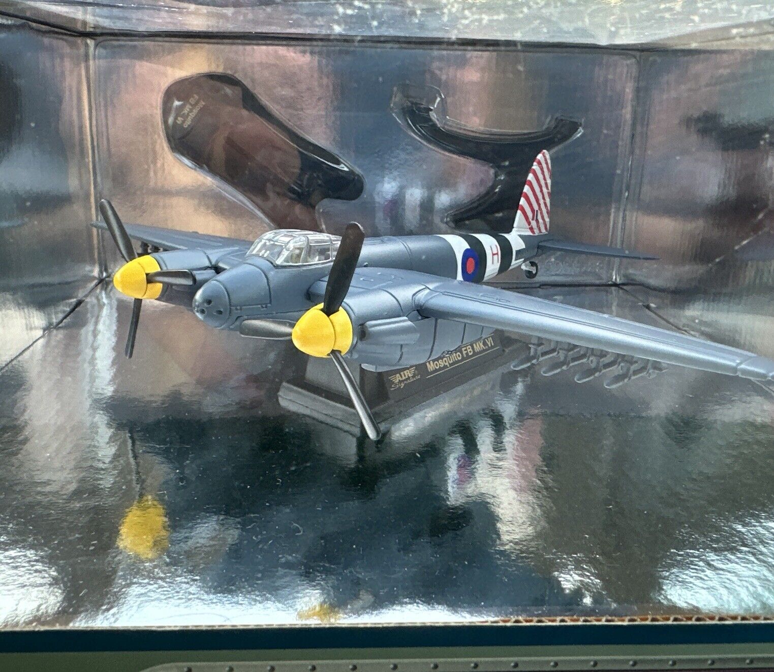 Air Signature Diecast Model De Havilland Mosquito FB Mk.VI NS851 Scale 1:64