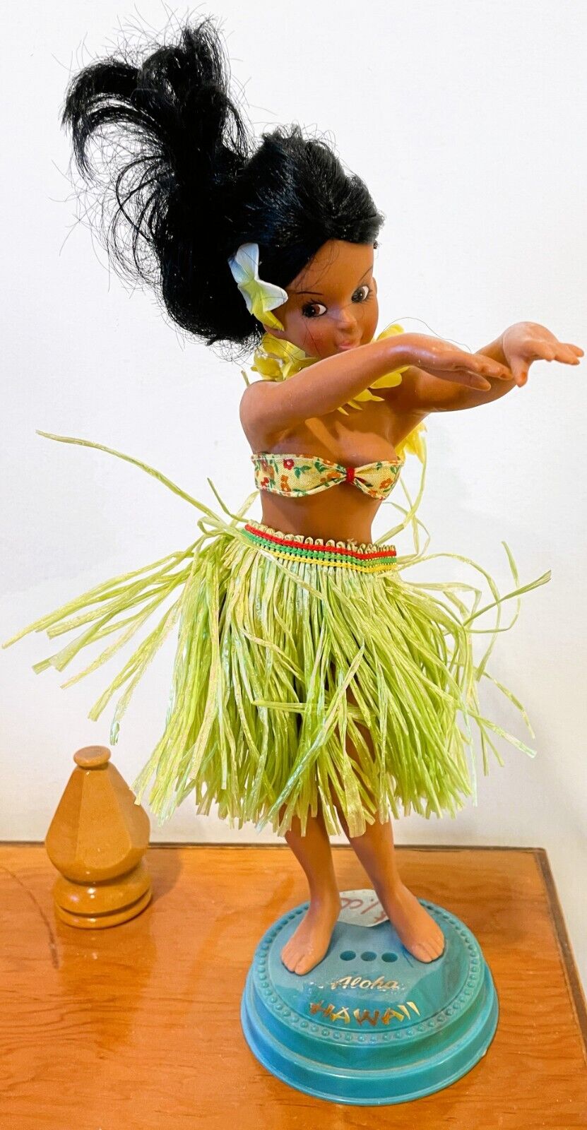 Vintage 1960s Hawaiian Hula Artisan Doll, Collectible 