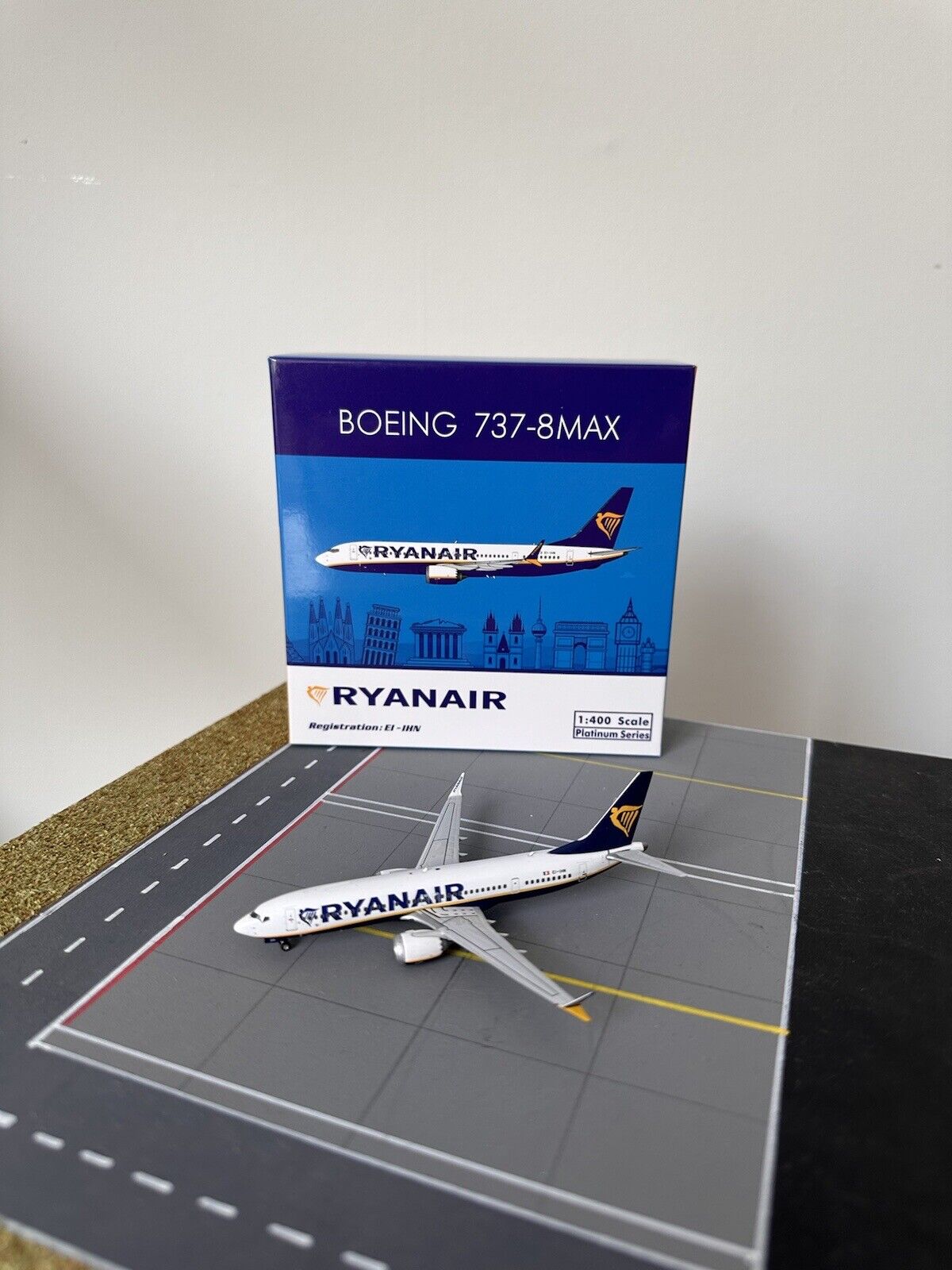 Ryanair Boeing 737-8 MAX EI-IHN 1:400 Scale Model By Phoenix