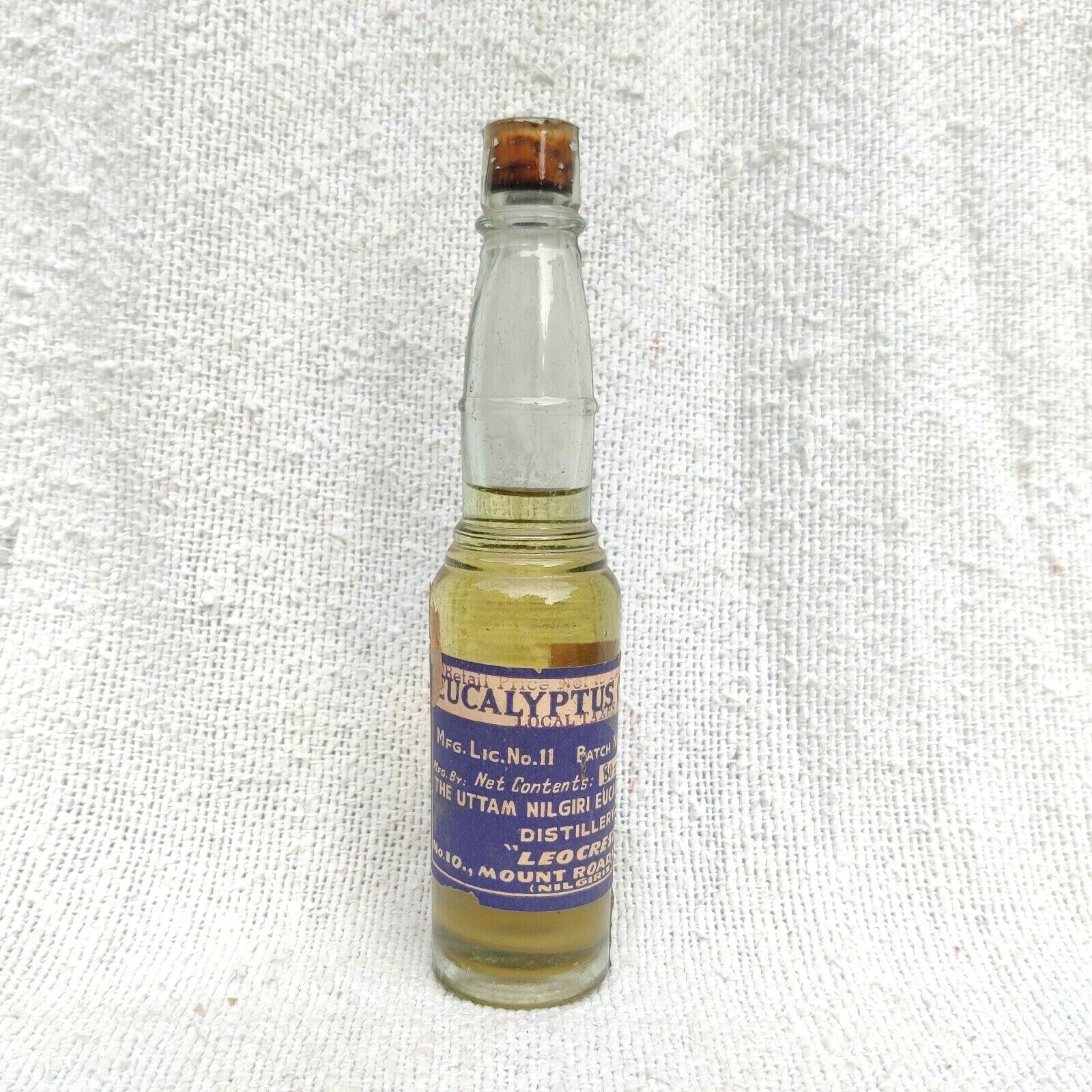 1930s Vintage The Uttam Nilgiri Leocrest Eucalyptus Oil Bottle Cork Cap G977